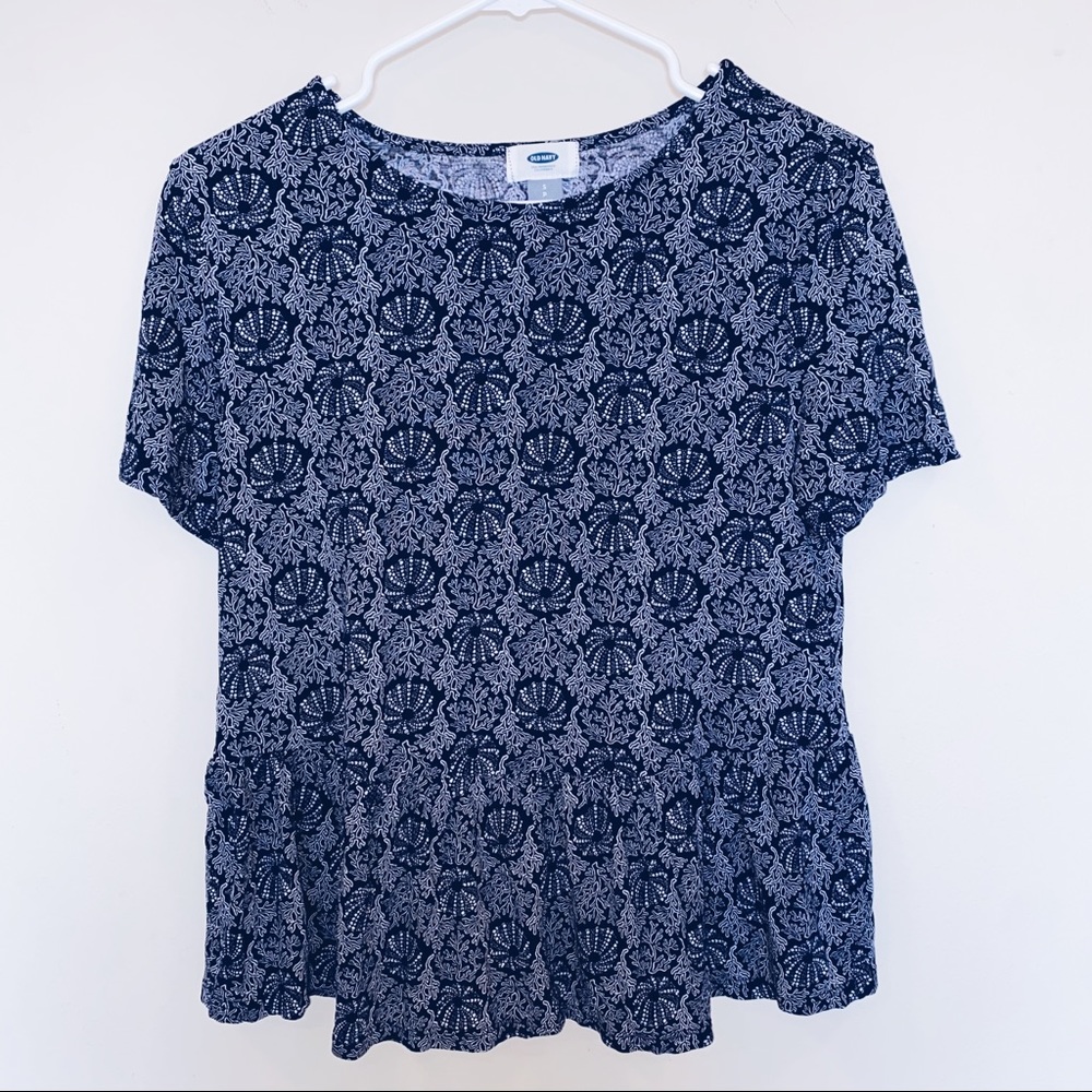 Old navy women’s navy blue ocean ruffled tee
